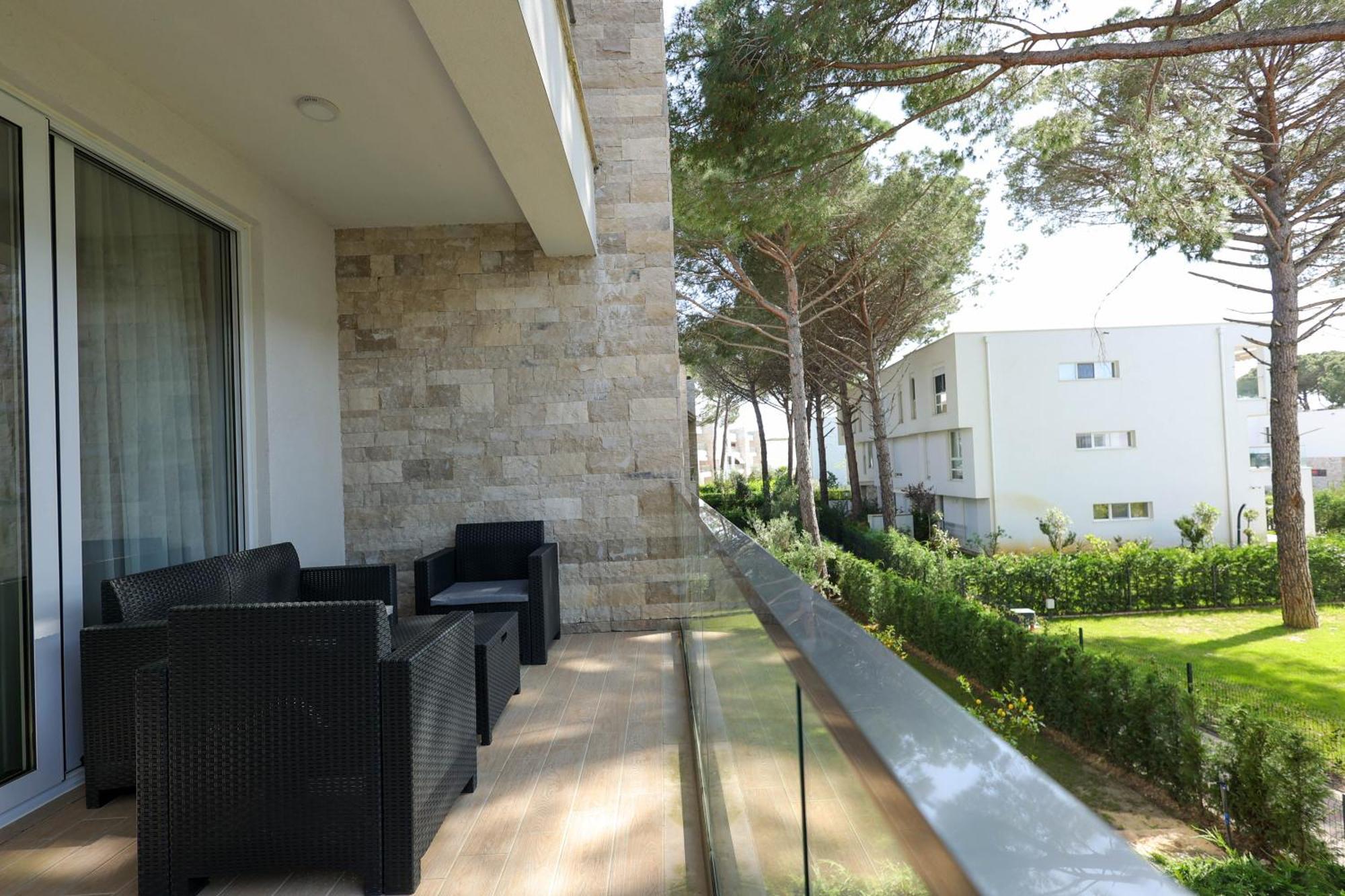 Sanpietro Vacation Apartments Durrës Exteriör bild