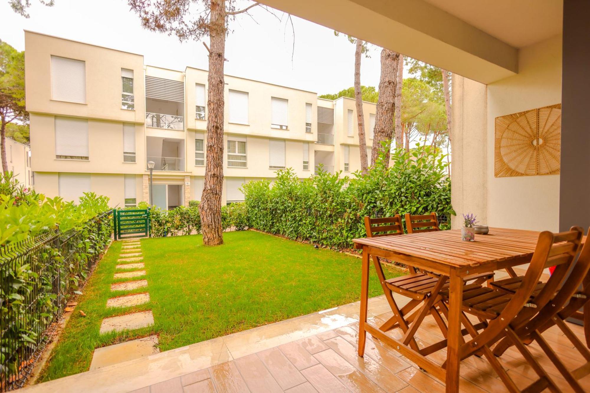Sanpietro Vacation Apartments Durrës Exteriör bild